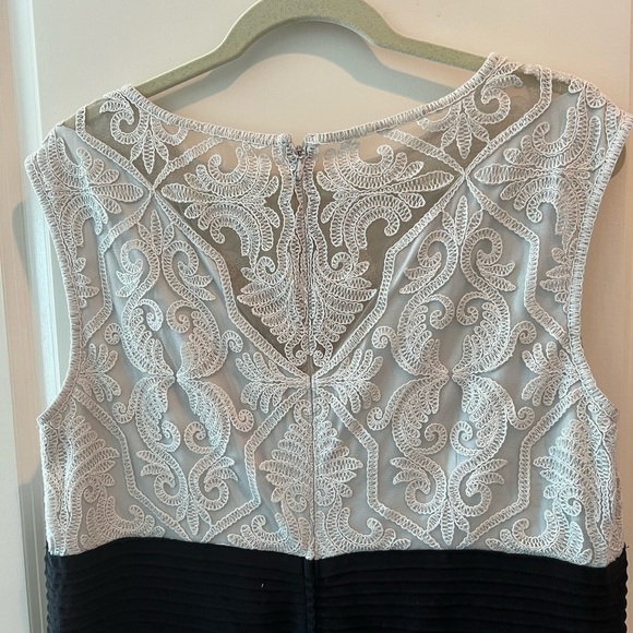 Tadashi Shoji Isabellina Gown - Picture 10 of 16